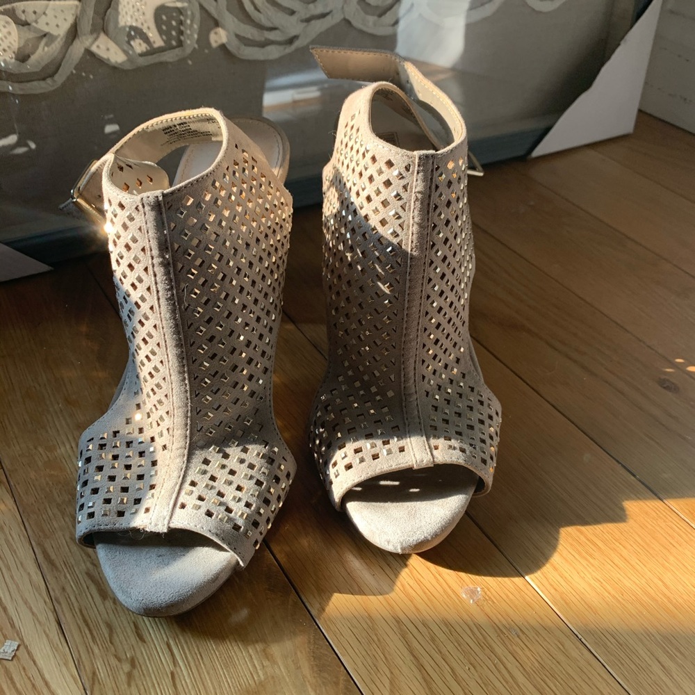 J.LO Heeled booties